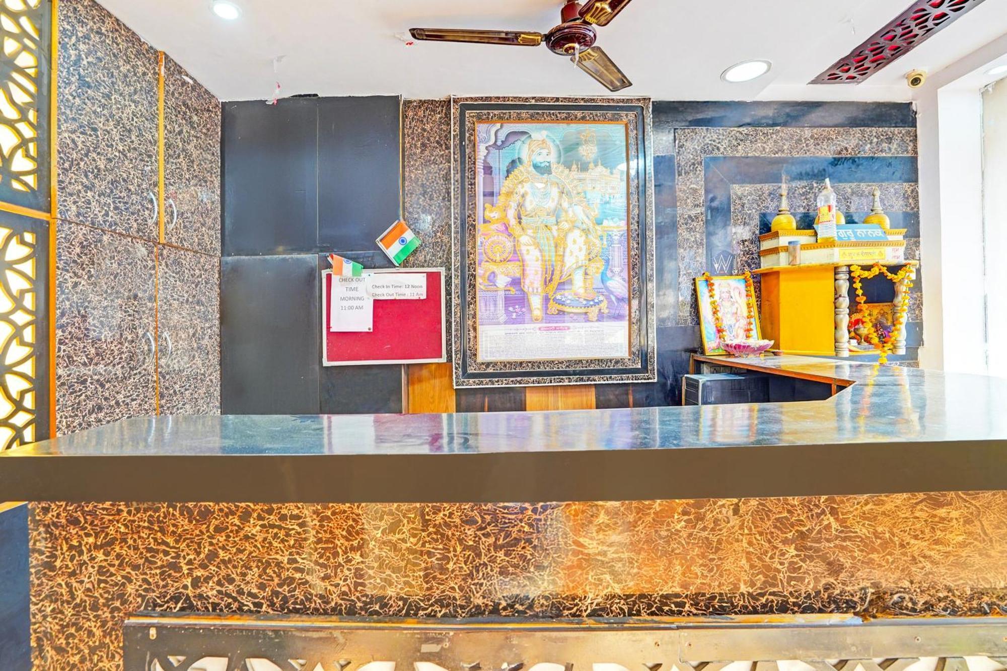 Super Hotel O Charbagh Formerly Khalsa Inn Lakhnau Kültér fotó