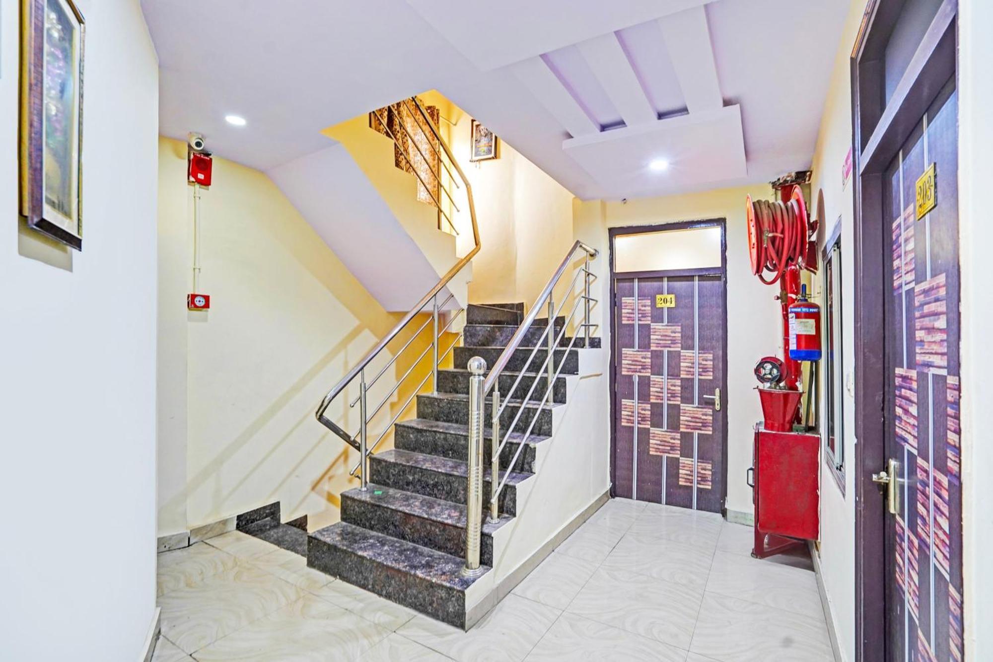 Super Hotel O Charbagh Formerly Khalsa Inn Lakhnau Kültér fotó